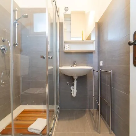 Rustic In The Heart Of The Val D'intelvi Lejlighed